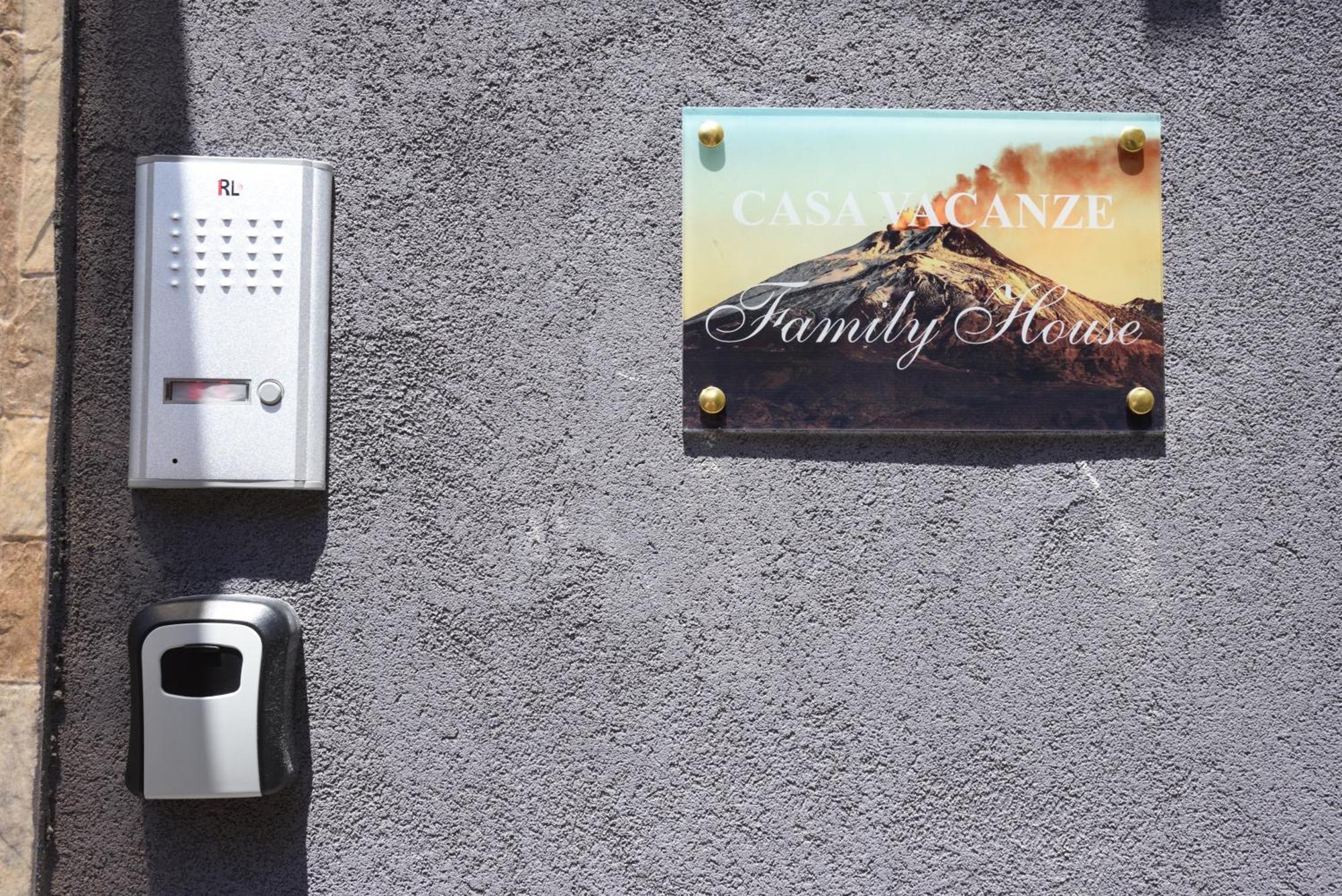 卡塔尼亚Family House公寓 外观 照片